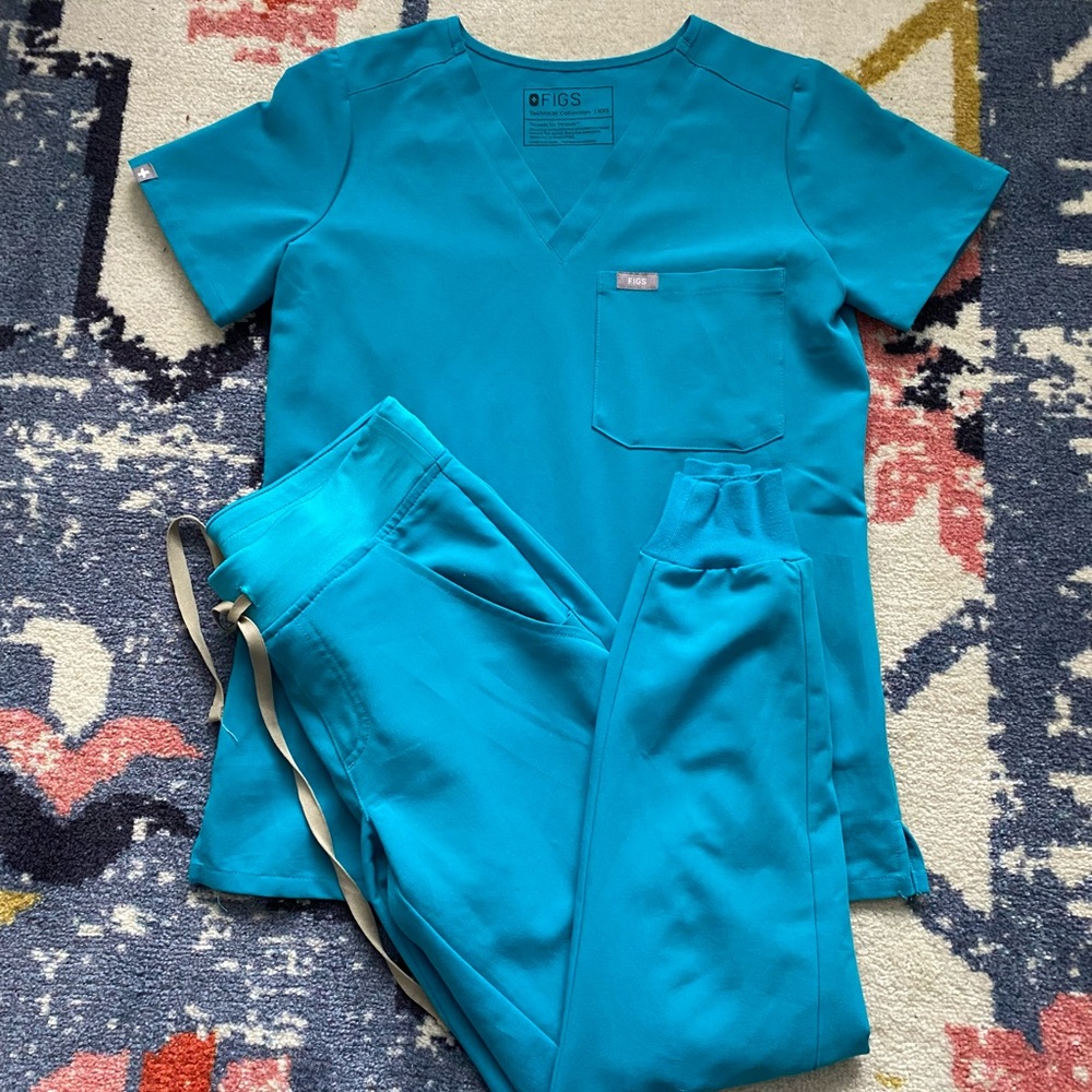 Teal Figs scrub set